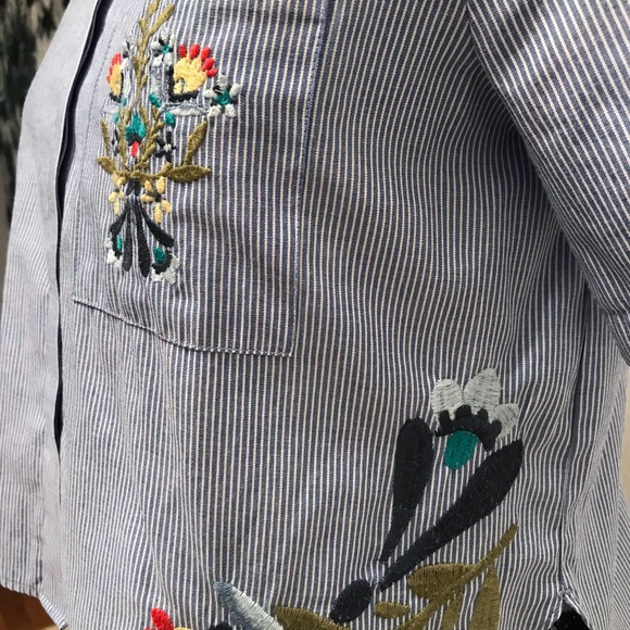 ZARA Stripped Collared Shirt with Flower Apliques - Picture 4 of 6